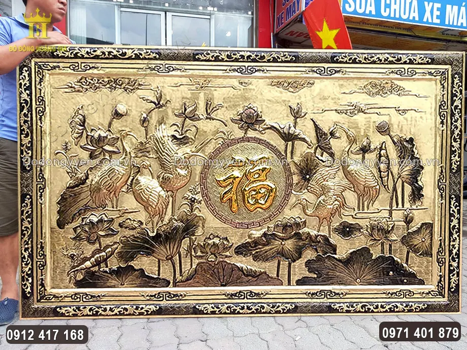 Khung tranh liền đồng v&agrave;ng chắc chắn